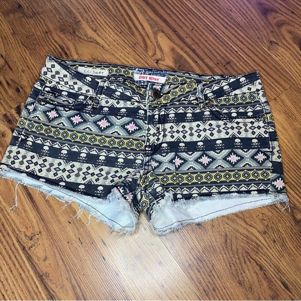 Vintage Y2K Skull Hot Kiss Shorts